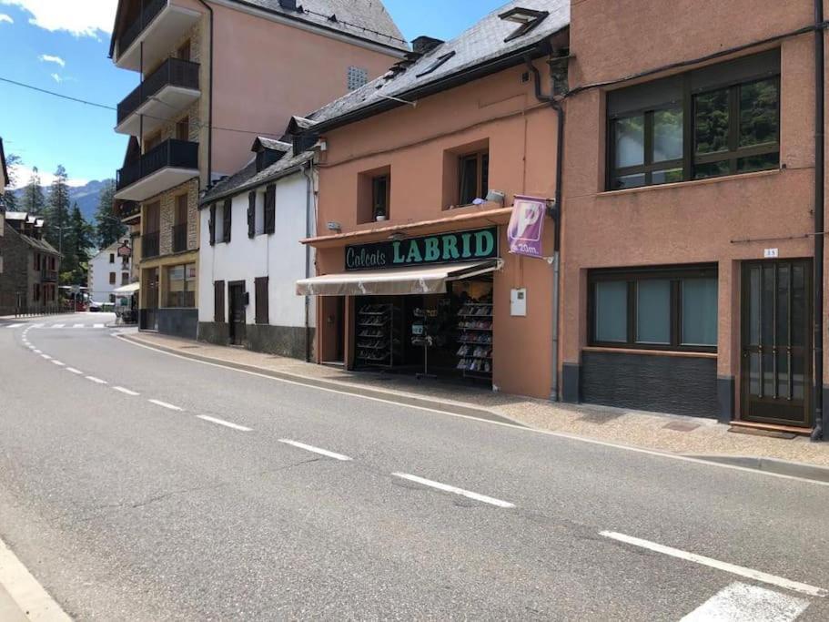 Alojamiento Karina Apartment Les Exterior foto