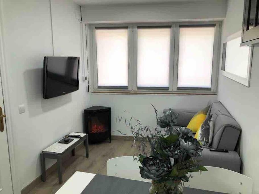 Alojamiento Karina Apartment Les Exterior foto